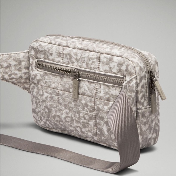 LULULEMON QUILTED GRID 1.5L BELT/CROSSBODY BAG - Picture 3 of 10